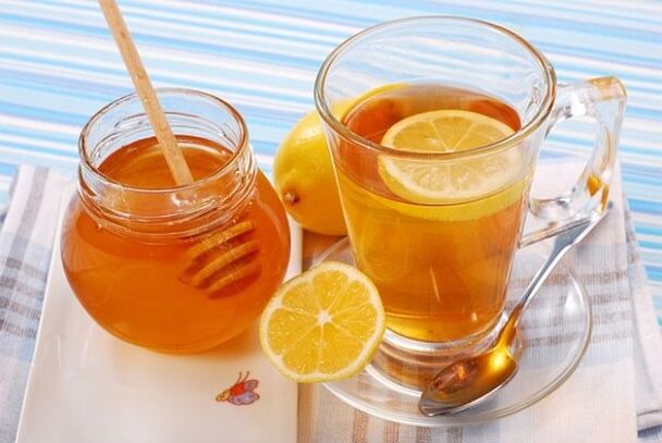 Vann med honning - en sunn matbit på en bokhvete-honning diett