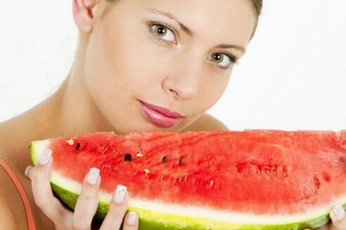 Jente på vannmelon diett